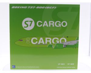 Schaal 1:200 JC Wings LH2302A Boeing 737-800BCF S7 Cargo "Flap Down" Reg. VP-BEN #7899