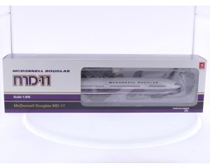 Schaal 1:200 Hogan Wings 11632 McDonnell Douglas MD-11 'House Colors' Reg. N211MD #7964