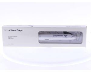 Schaal 1:200 Limox Wings LW200DLH022 Airbus A321 Freighter 'Hello Europa' Reg. D-AEUC #8002