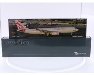 Schaal 1:200 PPC Holland 220815 en 221225 Boeing B777-300ER Reg. VH-VPH en Airbus A330-200 Reg. VH-XFA #8047