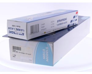 Schaal 1:200 Mega Models MM033 en PPC Holland 700855 set van 2 vliegtuigen van Strategic Airways Airbus A330-200 Reg. VH-SSA en Airbus A320 Reg. N/A  #8053