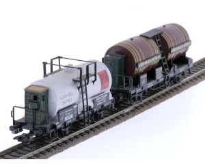 Schaal H0 Märklin 84791 en 84792 set van 2 museumwagens jaren 1991 en 1992 van de DB #8098
