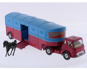 Schaal 1:50 Corgi Major Toys 1130 trekker met paardentrailer en paard Circus Chipperfields #10070