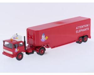 Schaal 1:43 Solido NEW OLD STOCK Ref. 820 Renault G260 semi- transport Eléphant Circus Arlette #10075