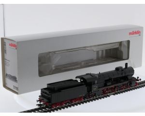 Schaal H0 Märklin 37116 sneltreinlocomotief met getrokken tender van de DRG. Digitaal #10093