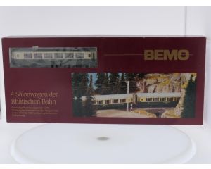 Schaal H0m Bemo 7272 134 set van 4 Pullman rijtuigen CIWL van de RhB #10118