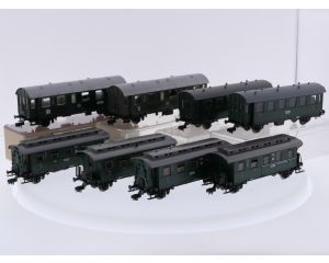 Schaal H0 Fleischmann 5003, 5061, 5065, 5066, 5067 en 5069 personenrijtuigen set 8-delig van de DB/DR #10142
