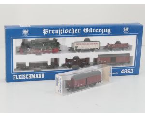 Schaal H0 Fleischmann NEW OLD STOCK COMPLETE SET 4893 en 5853 Preußischer Güterzug met gesloten goederenwagon van de KPEV #9447