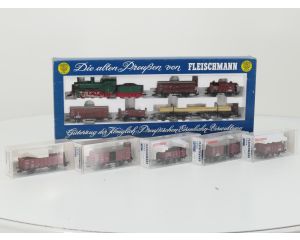Schaal H0 Fleischmann NEW OLD STOCK COMPLETE SET 4883, 5811, 5816, 5832, 5833 en 5834 set "Die alten Preußen von Fleischmann" met goederenwagons van de KPEV #9455