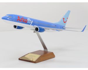 Schaal 1:100 ArkeFly TUI Boeing 737-800 "Ferdinand Fransen" PH-TFA #9895
