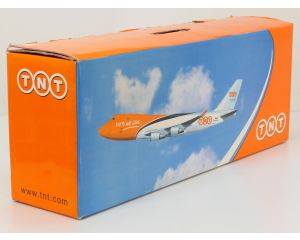 Schaal 1:100 Boeing 747-400F van TNT Airways "Sure we can" Reg. OO-THA #9896