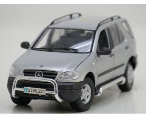 Schaal 1:18 Maisto 31847 Mercedes ML 320 #948