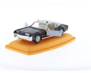 Schaal 1:43 Pilen S.A. M298 Oldsmobile Policia #5411