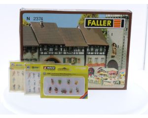 Schaal N Faller 2374 oude stadspoort met figuren en bloempotten #5529