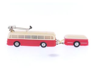 Schaal H0 Eheim 6102 (Brawa) trolleybus crème-rood met aanhnager #5884