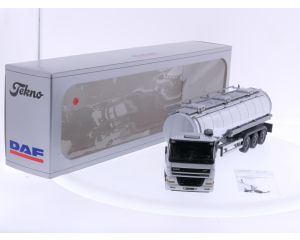 Schaal 1:50 Tekno DAF CF Comfort Cab 4x2 trekker met RVS zwanenhals tankoplegger #6085