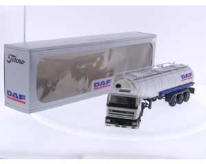 Schaal 1:50 Tekno MUS1346 DAF 95 spacecab met tankoplegger. #6084
