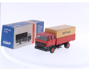Schaal 1:50 Lion Car Nr.58 Daf 2800 Vrachtauto met kantelcabine en geloten laadbak. #6098
