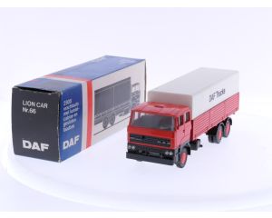 Schaal 1:50 Lion Car Nr.66 Daf 2800 Vrachtauto met kantelcabine en gesloten laadbak. #6106