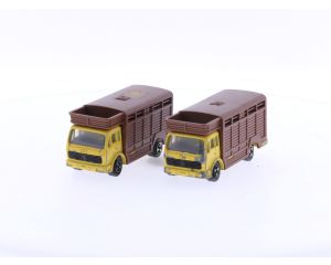 Schaal 1:100 2x Majorette Mercedes Benz 254 Dallas Ewing Horse Cattle Truck. #6108