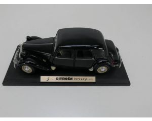 Schaal 1:18 Maisto Citroën 15CV 6 Cyl 1952 #3182