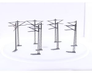 Schaal H0 Kleinbahn , 5 stuks enkel bovenleidingmast met voet (650) en 4 x duo bovenleidingmast met voet (659) #3924
