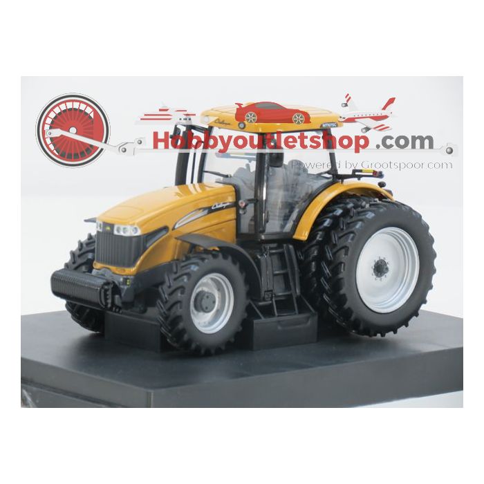 Schaal I Universal Hobbies 2851 Agco Challenger MTC675C 6 weels US version