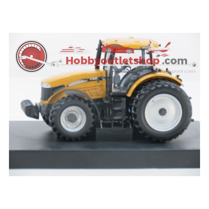 Schaal I Universal Hobbies 2851 Agco Challenger MTC675C 6 weels US version