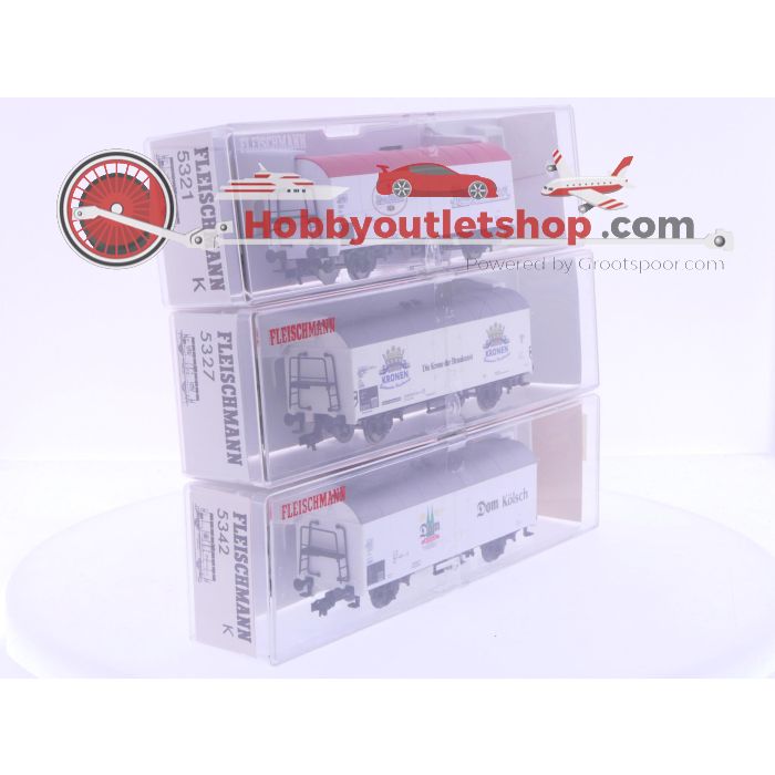 Schaal H0 Fleischmann 5321K, 5327 en 5342K set van 3 gesloten goederenwagens van de DB #6639