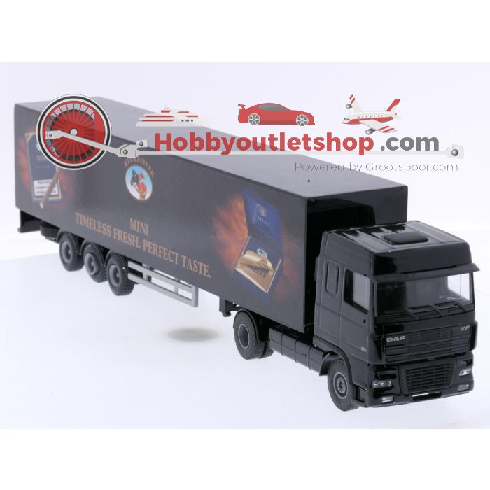 Schaal 1:50 Lion-toys DAF XF95 spacecab trekker met gesloten oplegger 