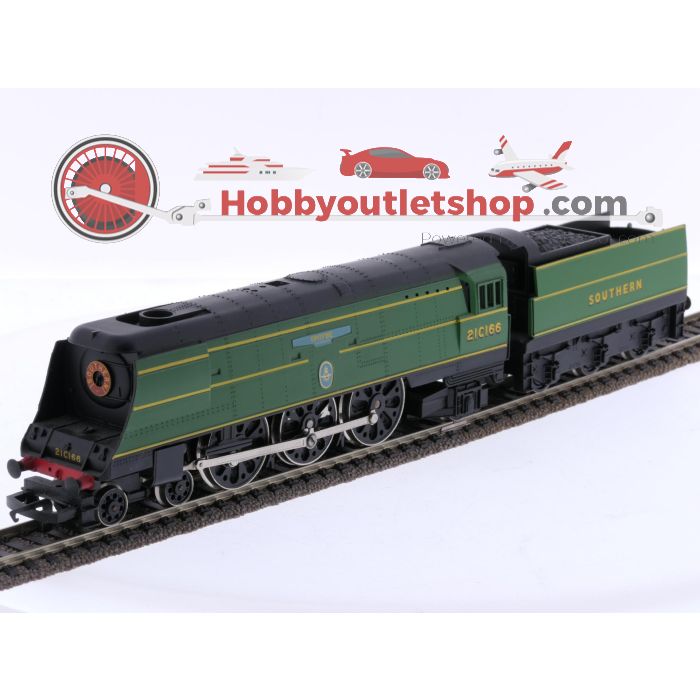 Schaal 00 Tri-ang/Hornby R.350, R.374, R869, R.226 en R.750 3 stoomlocomotieven met rijtuigen van de BR #7637
