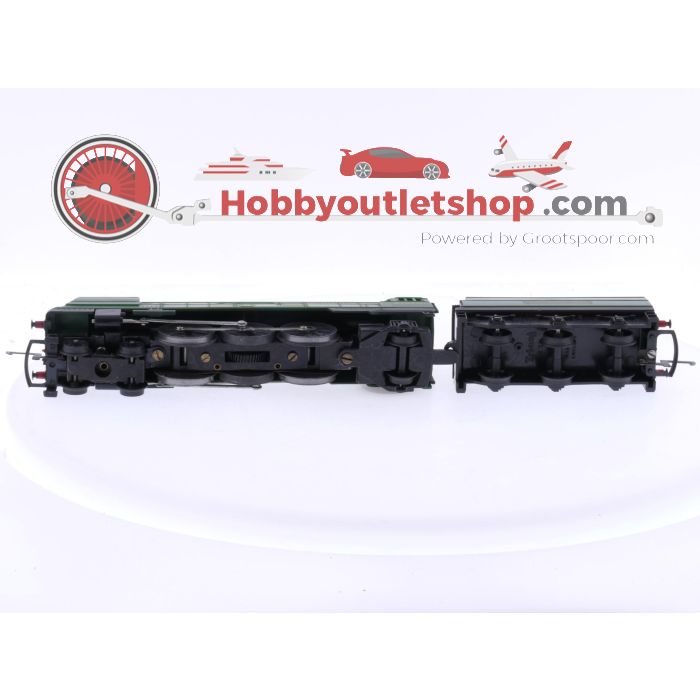 Schaal 00 Tri-ang/Hornby R.350, R.374, R869, R.226 en R.750 3 stoomlocomotieven met rijtuigen van de BR #7637