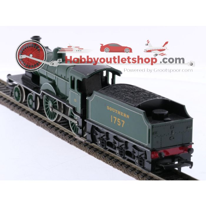 Schaal 00 Tri-ang/Hornby R.350, R.374, R869, R.226 en R.750 3 stoomlocomotieven met rijtuigen van de BR #7637