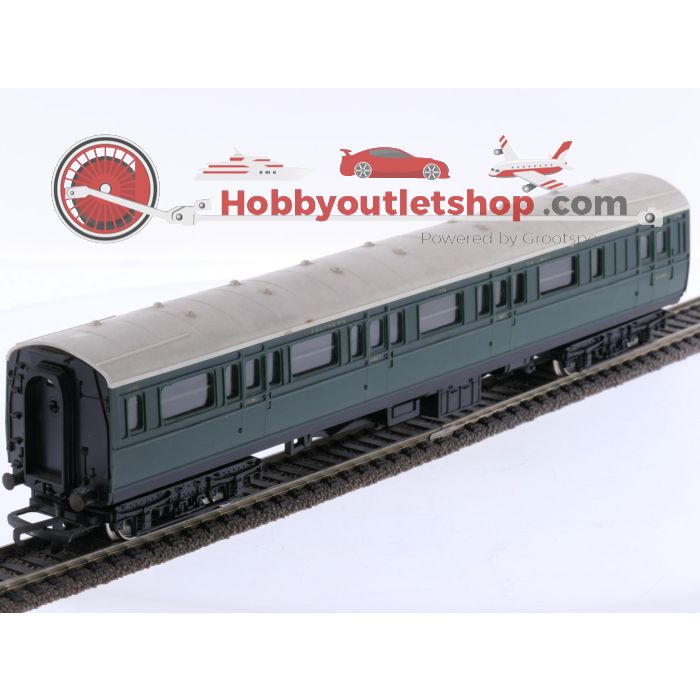 Schaal 00 Tri-ang/Hornby R.350, R.374, R869, R.226 en R.750 3 stoomlocomotieven met rijtuigen van de BR #7637