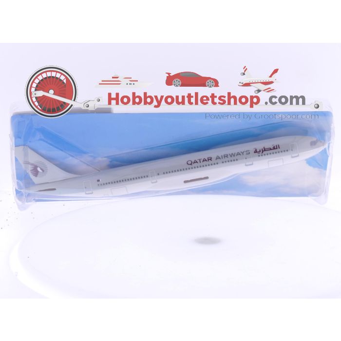 Schaal 1:200 PPC Holland 06040058 A330-300 Qatar airways Reg. NA #7754