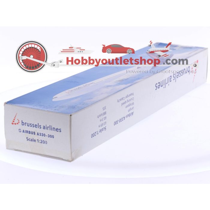 Schaal 1:200 set van 2 Brussels Airlines Airbus A320neo Reg. OO-SBA (Herpa 613767) en Airbus A330-300 Reg. N/A #8041