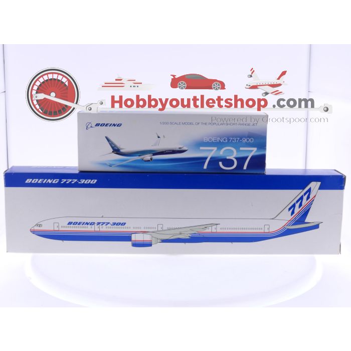 Schaal 1:200 set van 2 Boeing 737-900 Reg. N/A en Boeing 777-300 Reg. N/A The Boeing Company #8051