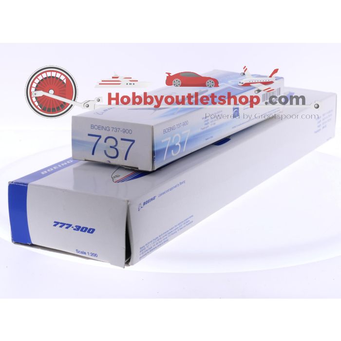 Schaal 1:200 set van 2 Boeing 737-900 Reg. N/A en Boeing 777-300 Reg. N/A The Boeing Company #8051