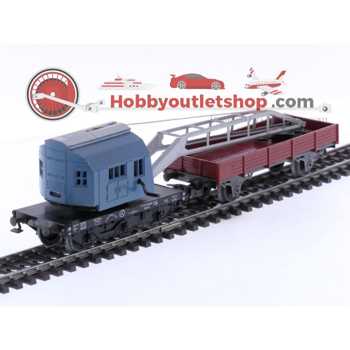 Schaal H0 Märklin 4502, 4610, 4611 en 4635 set van 3 goederenwagens en een kraanwagen met bij wagen van de DB #8105