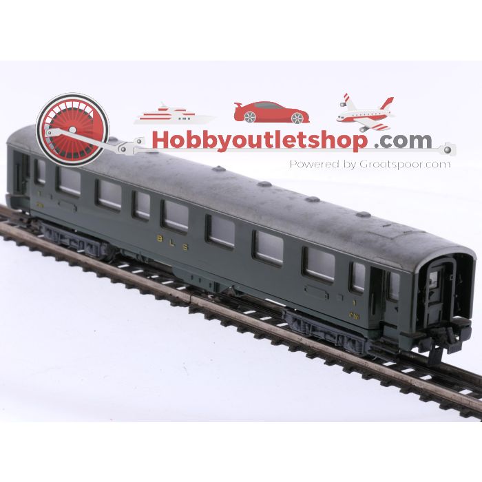 Schaal H0 Trix Express 20/176 personenrijtuig A4 191 1e kl. van de BLS #8693