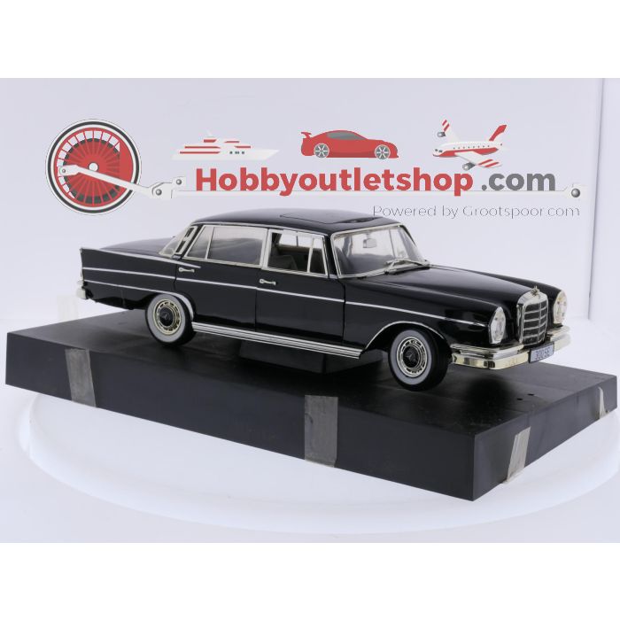 Schaal 1:18 Revell 08910 Mercedes-Benz 300 SE (W112/3) #9234 - sku: 20260415043737 - Used - Good condition - Photo 4