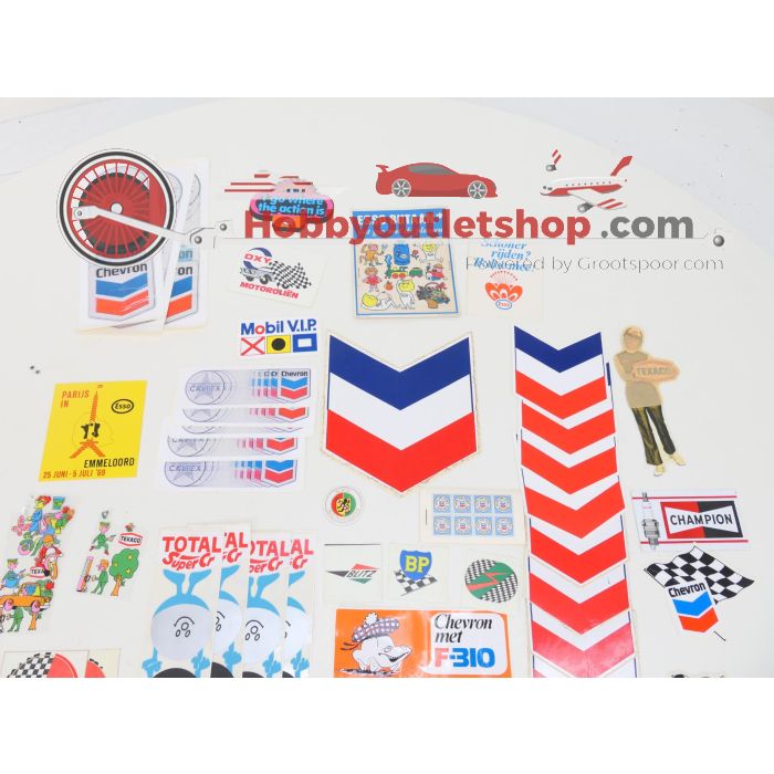 Sticker set XXXL thema brandstof merken o.a BP, Esso, Chevron, Aral, Mobil en Champion ongeveer 35 stuks. #6905