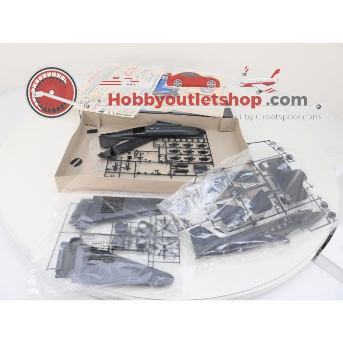 Schaal 1:48 Monogram 74008 bouwdoos Douglas DC-3 #7982