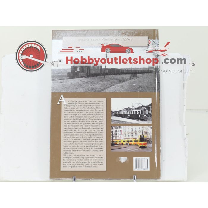 Trams vervelen nooit – een halve eeuw fotografie – Herman van ’t Hoogerhuijs - Hardcover #8883 - sku: 20260129085302 - Gebruikt - Goede staat - Afbeelding 3