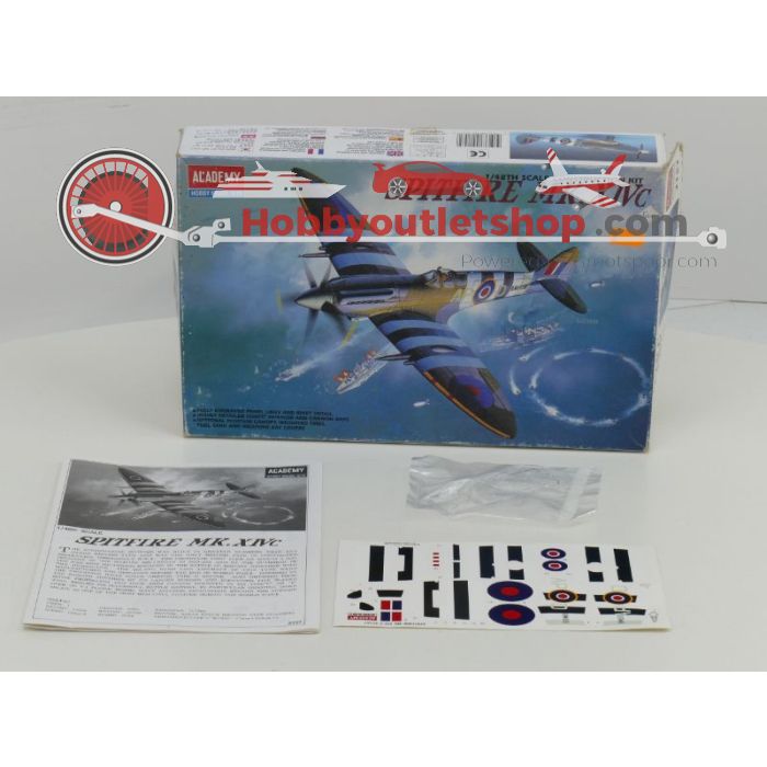 Schaal 1:48 Trumpeter 02820 Academy 2157 Spitfire and Wyvern #180