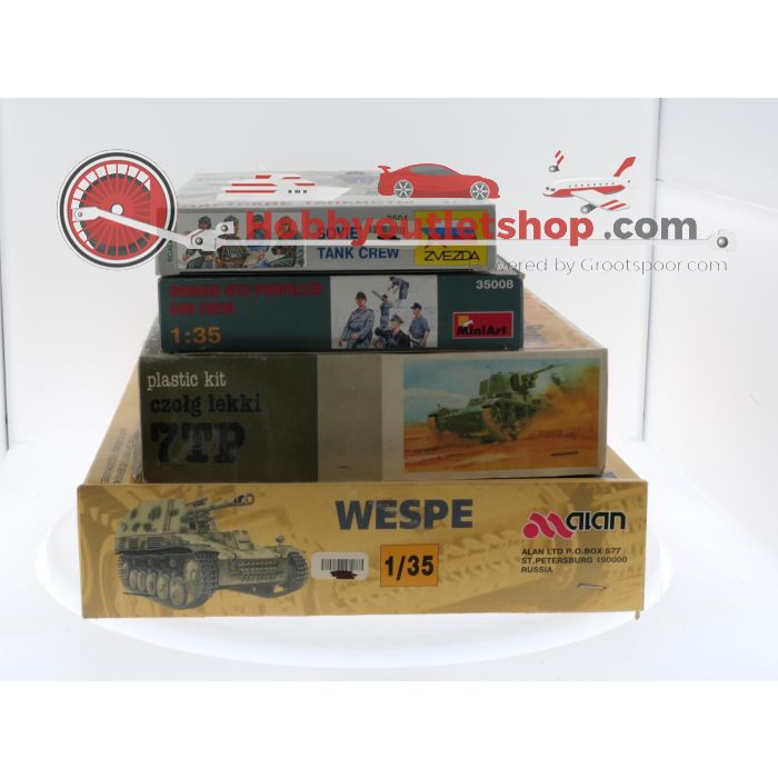 Schaal 1:35 Set van 4 bouwpakketten Duitse en Poolse tanks 2e wereldoorlog #4151