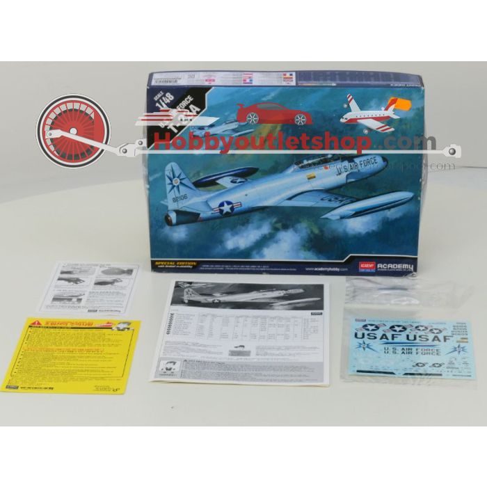 Schaal 1:48 Academy 12240 Monogram 74003 T-33A F-80B Shooting stars #216