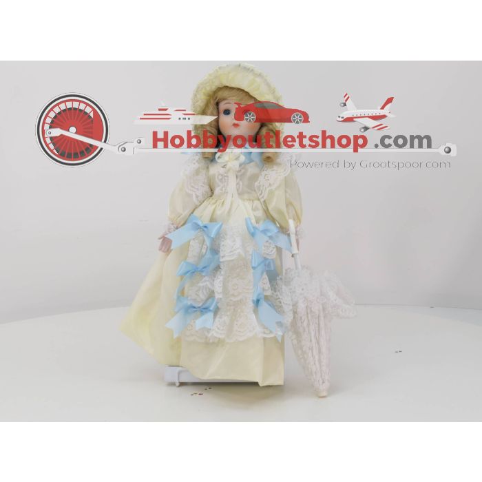 Vintage porseleinen pop 48 cm #4579