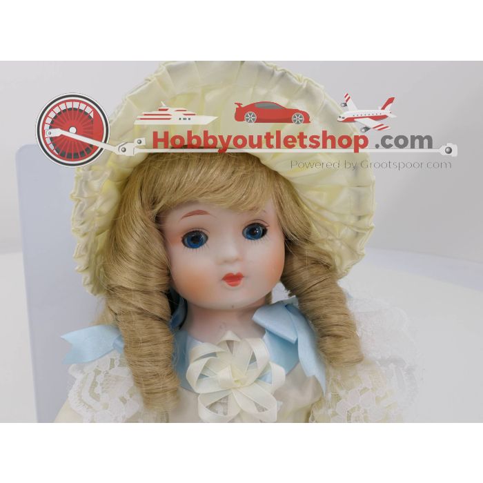 Vintage porseleinen pop 48 cm #4579