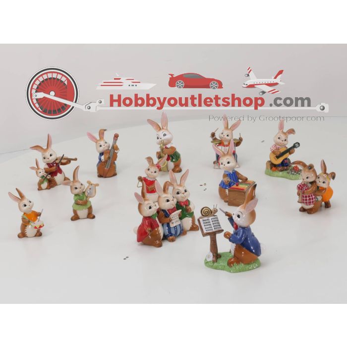 12 x Goebel figuren beeldjes: Mijn grote dag, paaskoor, doedelzak, saxofonist, vioolduet, drummer, gitaar, contrabas, lier, xylofoon. Paasdrummer en triangel #4605 - sku: 20230713031112 - Gebruikt - Goede staat - Afbeelding 2